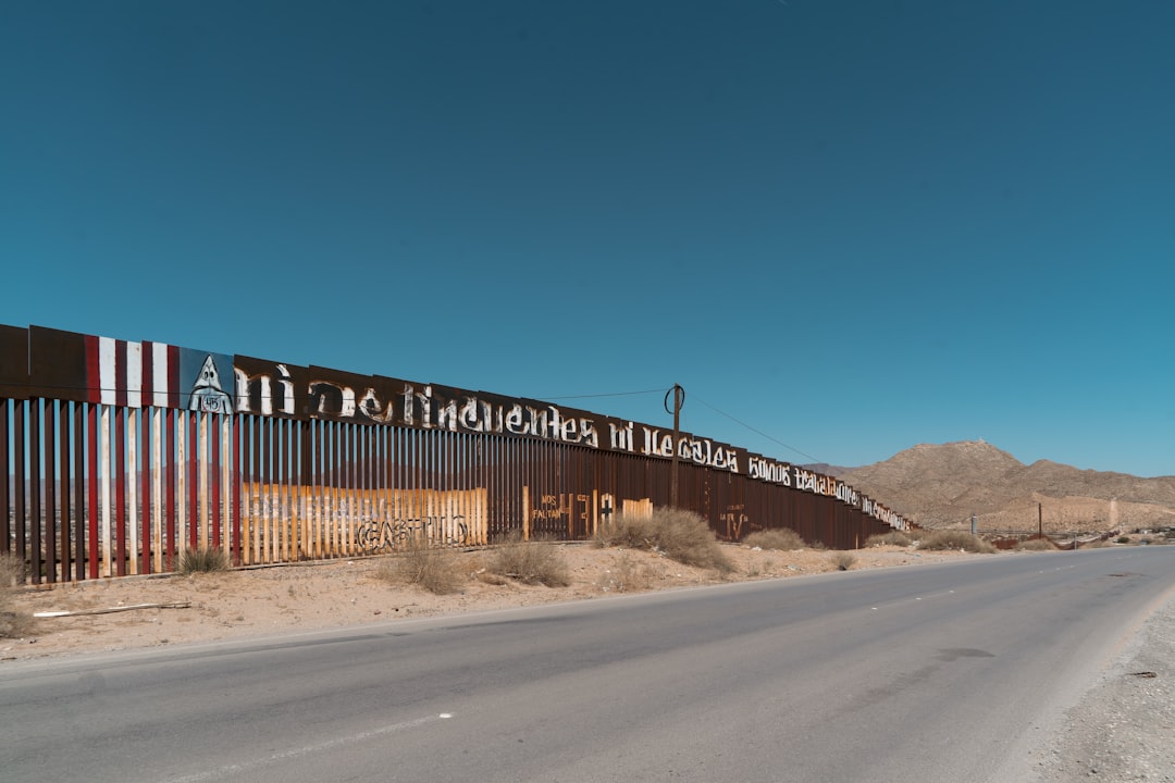 A busy border crossing between the US and Canada