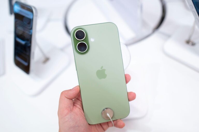 iOS 26.2.1: Surprise Apple Update Delivers Key Features